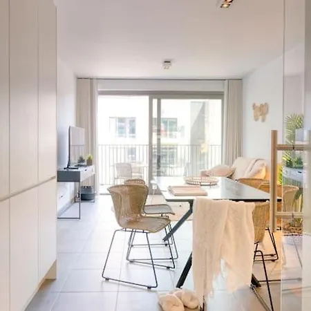 5-Guest Retreat Steps From Ostend Beach Exterior photo