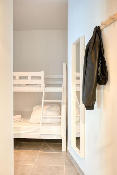 5-guest Retreat Steps From Ostende