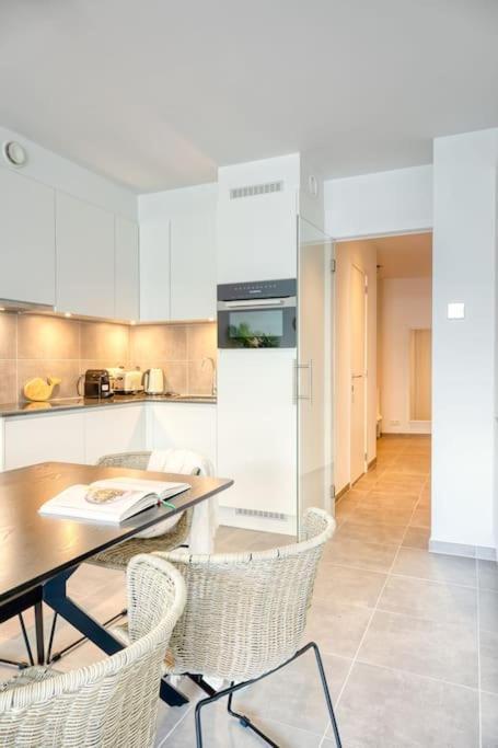 Apartment 5-guest Retreat Steps From Ostende